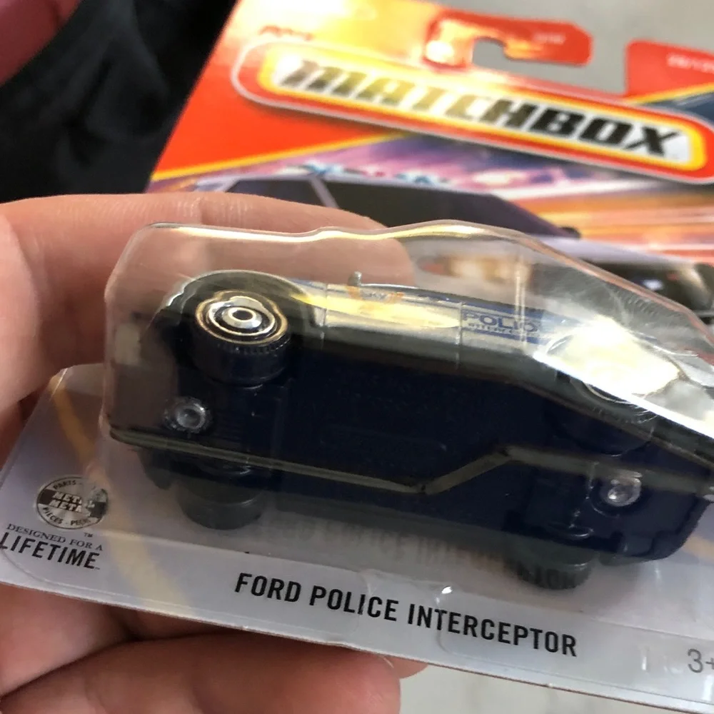 Mattel Matchbox Ford Police Interceptor - White and Blue